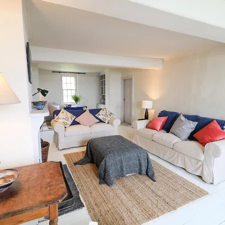 The Ferry House Дом отдыха