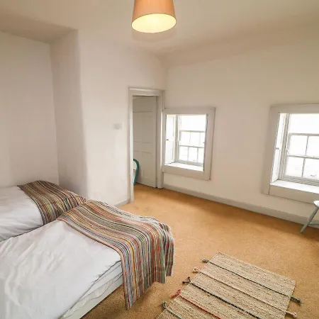 The Ferry House Дом отдыха *